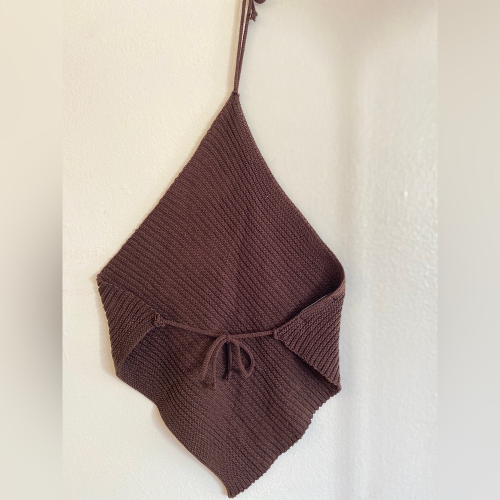 Knitted Backless Halter Top - Picture 3 of 4